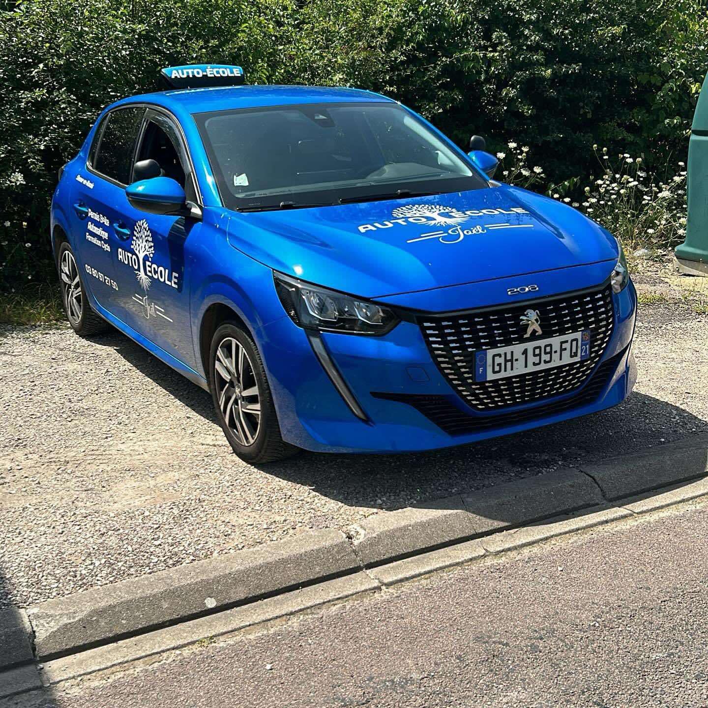 Voiture de l'Auto-École Joël